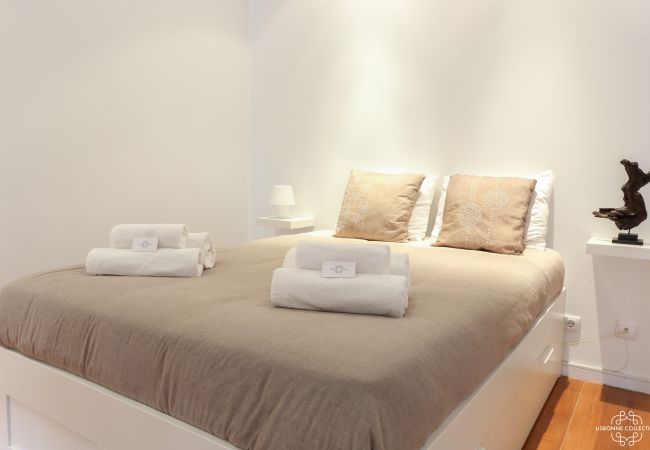 Apartment in Lisbon - Quiet and Comfort apartment with balcony 7 by Lisbonne Collection 