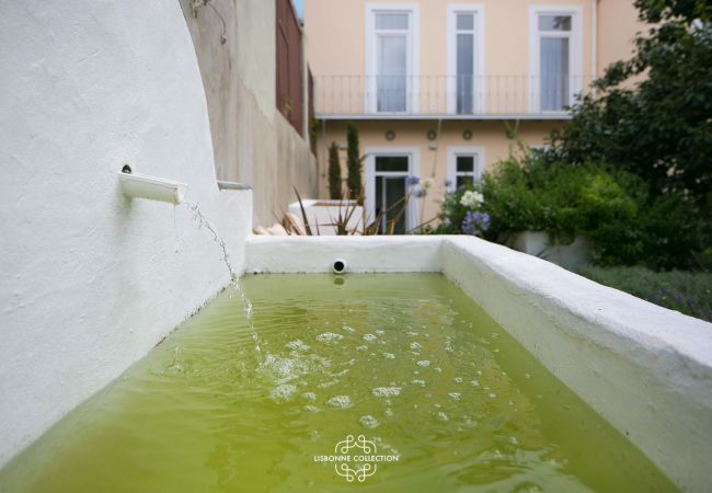 Fountain of a prestigious and luminous studio rented by Lisbonne Collection