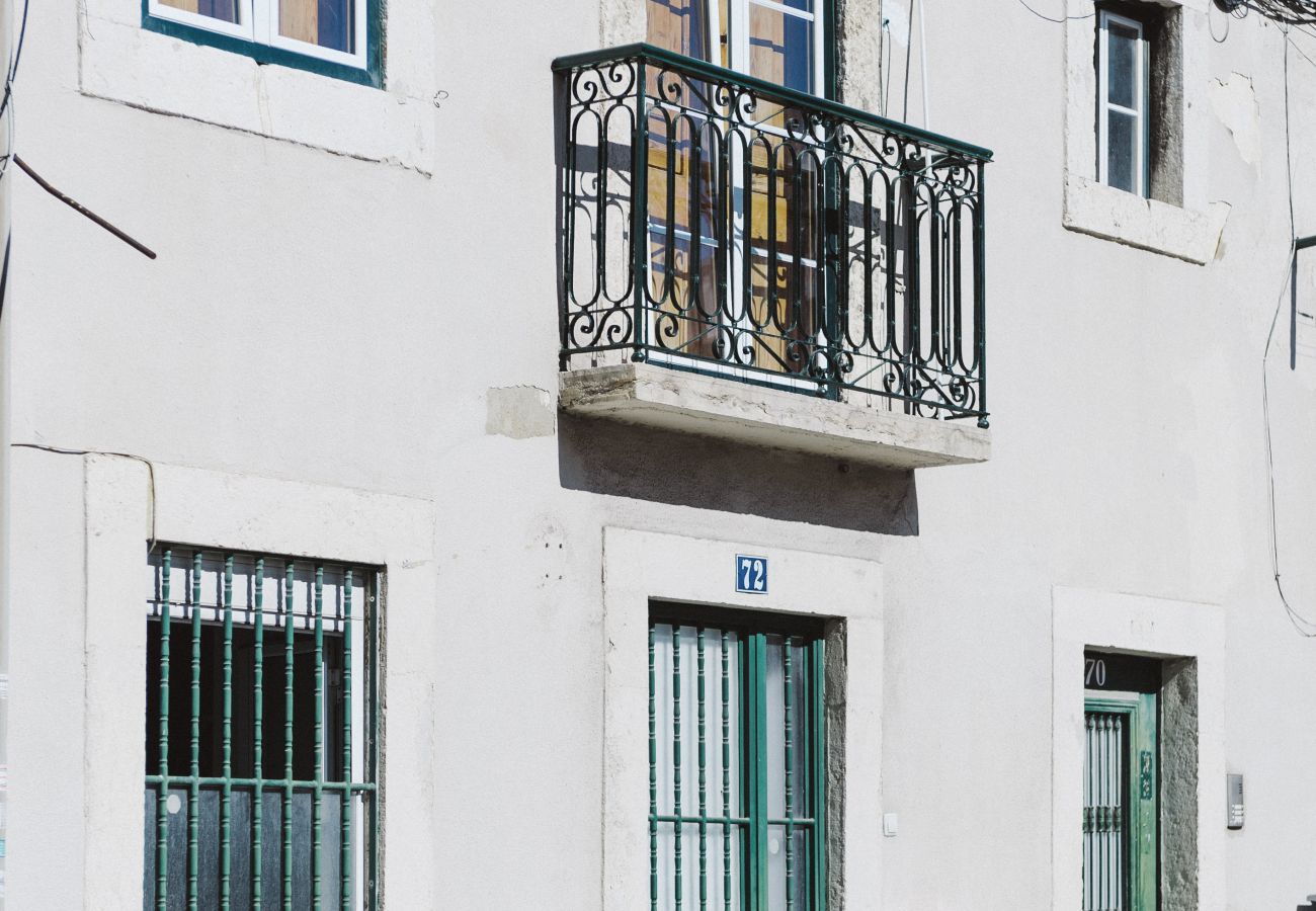 Apartment in Lisbon - Santa Apolonia Design 55 by Lisbonne Collection