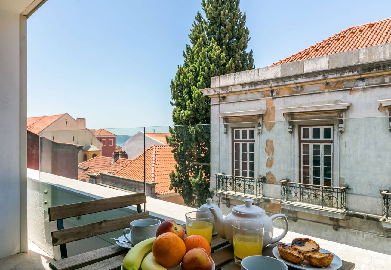 Apartment in Lisbon - Very central and cool 2 bed apartment with balcony & parking 77 by Lisbonne Collection