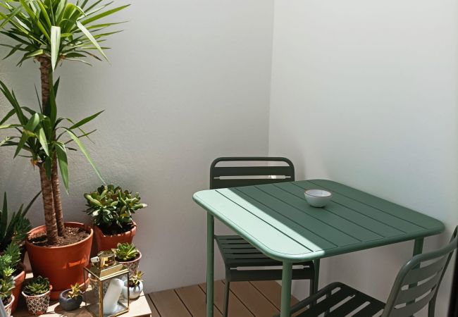 Apartment in Lisbon - Charming one Bedroom Apartment with terrace 85 by Lisbonne Collection
